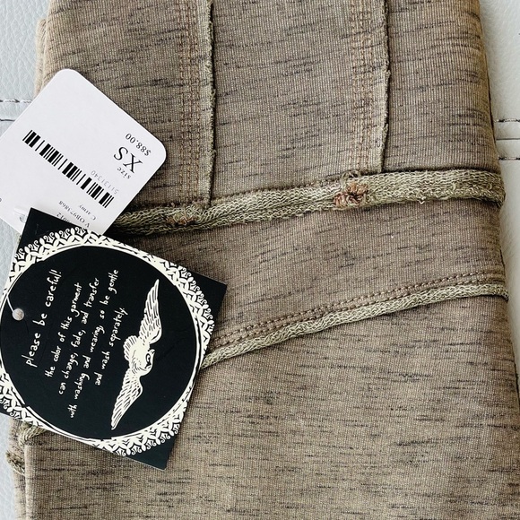 New with tags! FREE PEOPLE MOVEMENT Hybrid Legging in ARMY Size XS - Picture 8 of 16